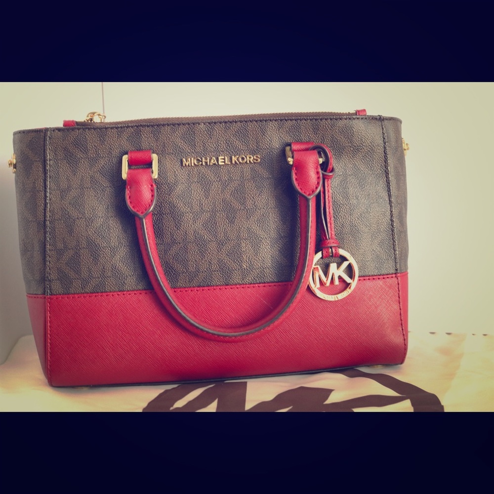 Michael Kors Hand/Shoulder Jet Set Purse